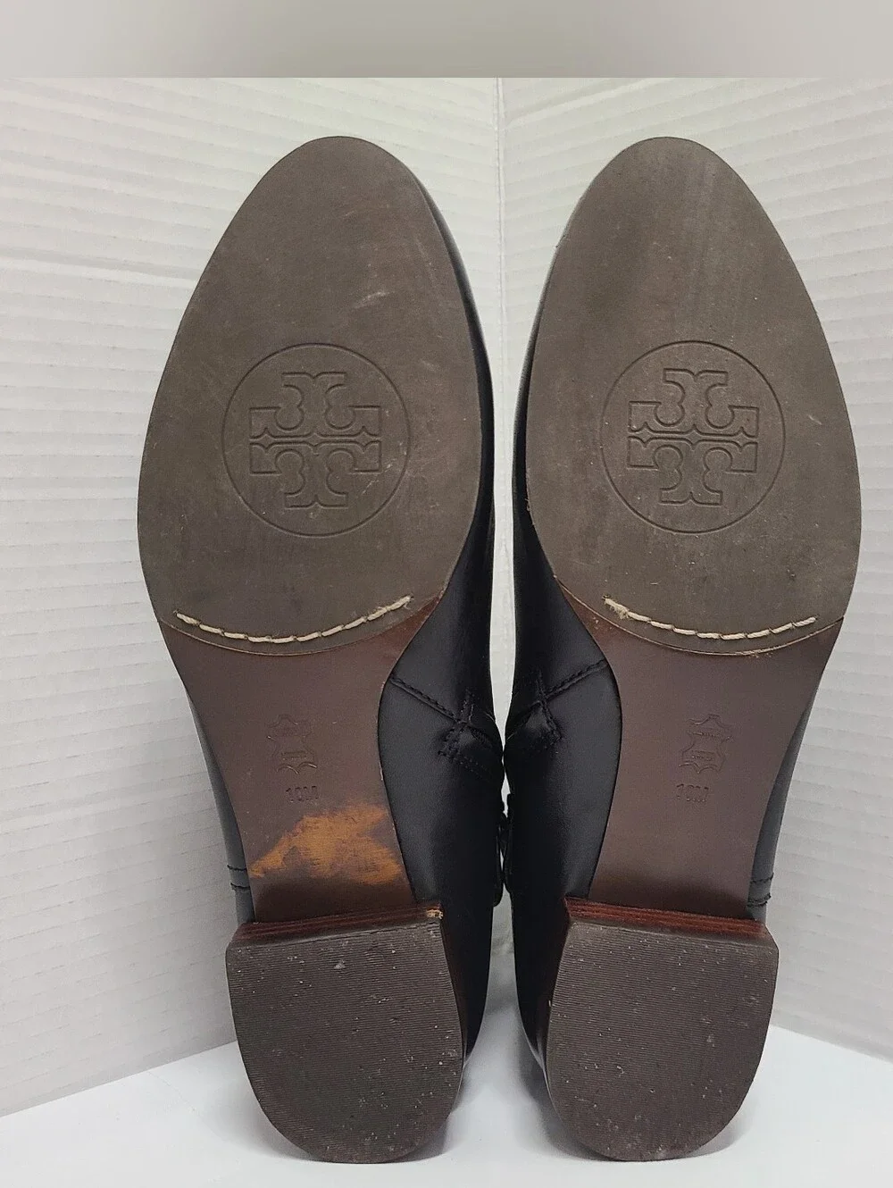Tory Burch Jess Black Leather Ankle Boots Gold Strap Detail Sz 10